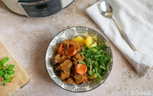 Goulash vegano con seitán